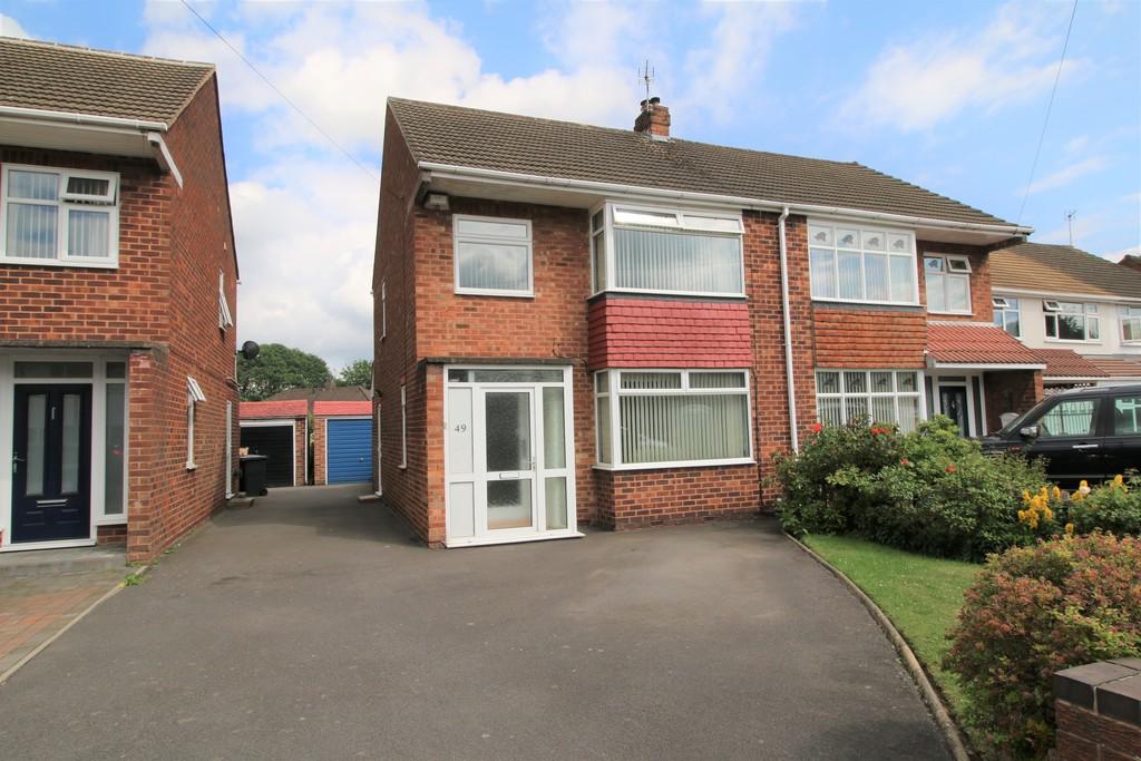 Briardene Avenue, Bedworth 3 bed semidetached house £229,950