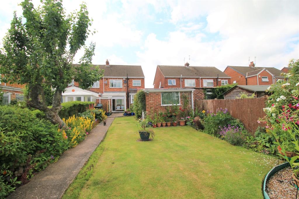 Briardene Avenue, Bedworth 3 bed semidetached house £229,950