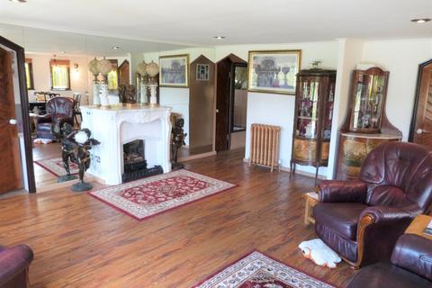 undefined, Lippitts Hill, Loughton