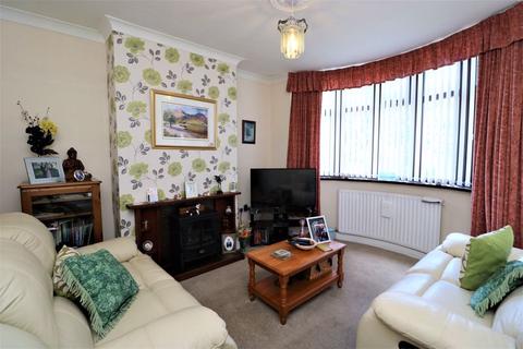 4 bedroom semi-detached house for sale - Kent Avenue, Walsall