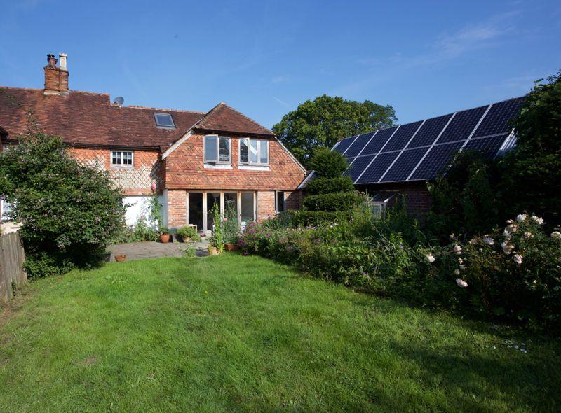 Kirdford, West Sussex 4 bed property to rent £2,350 pcm (£542 pw)