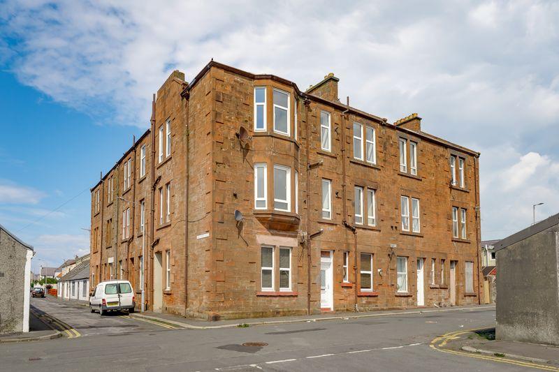 Flat 9 Ailsa Buildings 2 Kirkwood Place, Girvan KA26 0AU 2 bed apartment £375 pcm (£87 pw)