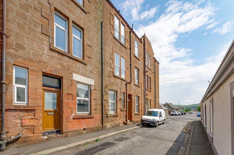 Flat 9 Ailsa Buildings 2 Kirkwood Place, Girvan KA26 0AU 2 bed apartment £375 pcm (£87 pw)