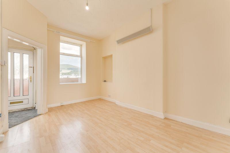 Flat 9 Ailsa Buildings 2 Kirkwood Place, Girvan KA26 0AU 2 bed apartment £375 pcm (£87 pw)