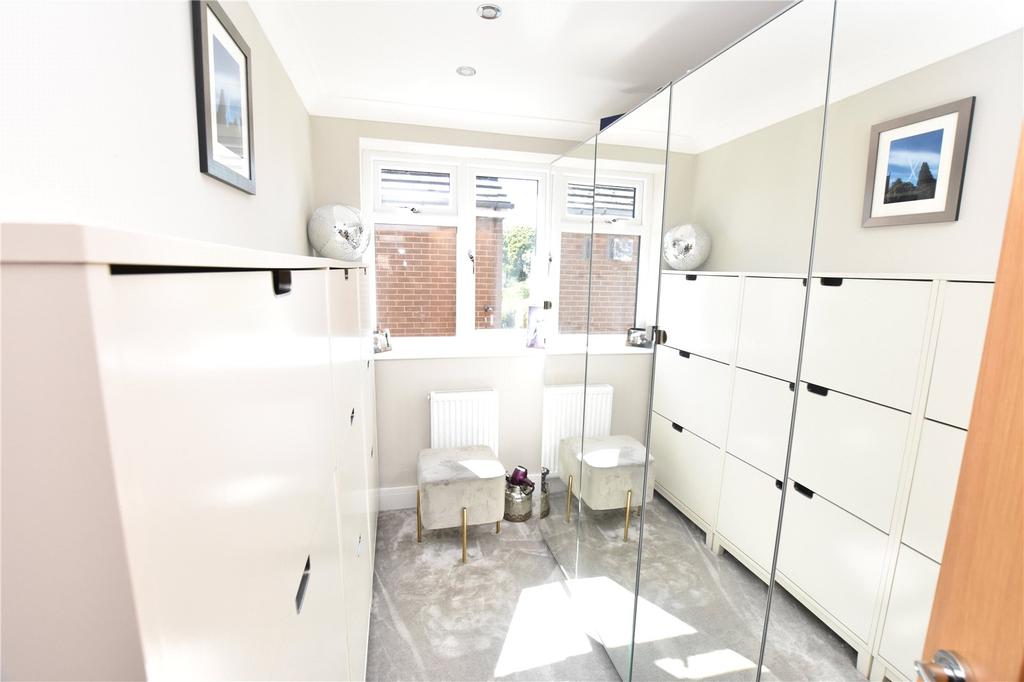 Bedroom/Dressing Rm