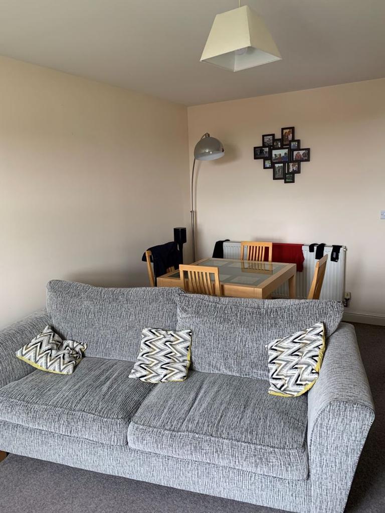 43 John Wilkinson Court, Brymbo, Wrexham 2 bed apartment £525 pcm (£