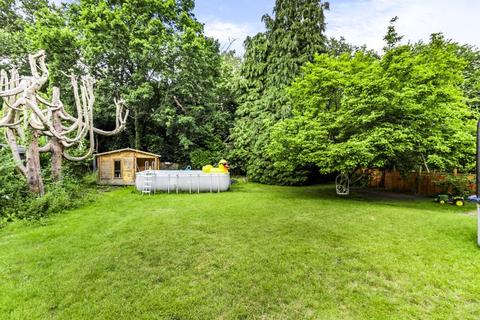 Wynsum Cottage Bourne Dene, Wrecclesham, Farnham, GU10 4RF