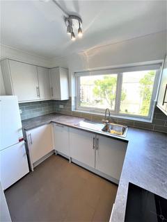 2 bedroom flat to rent, WALLINGTON