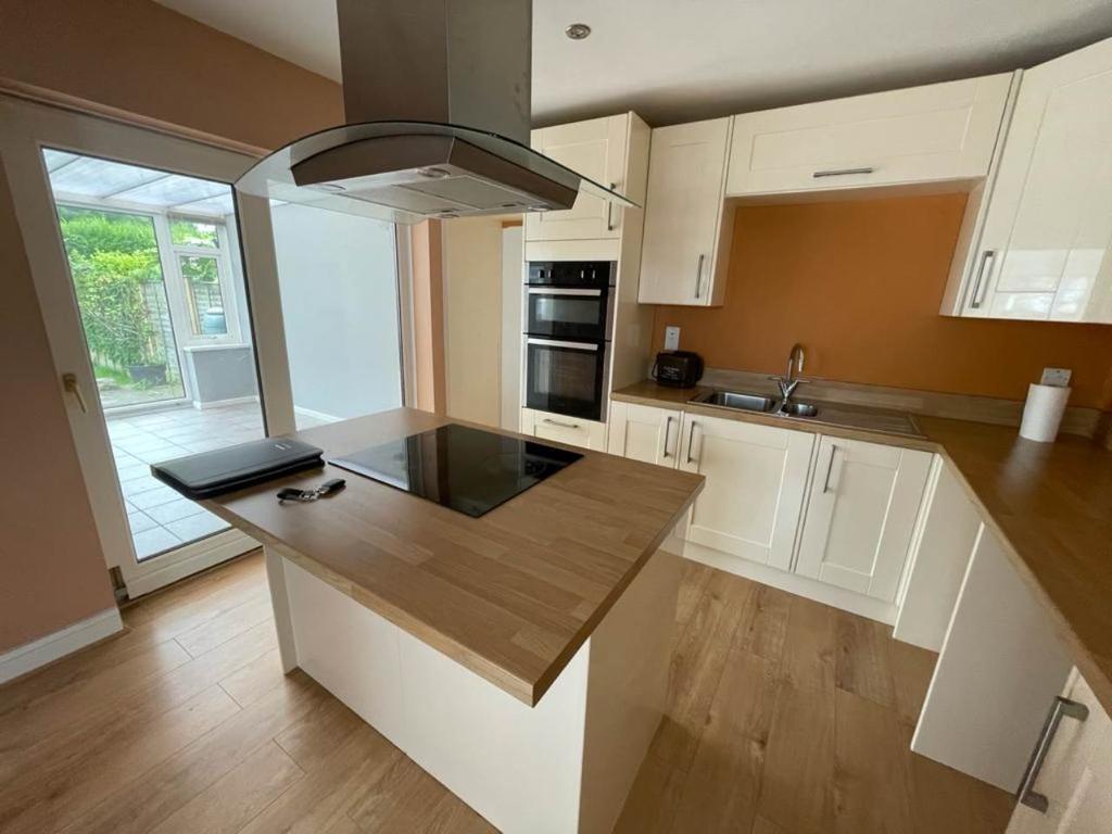 St Austell Road, WestonsuperMare, North Somerset 3 bed house £900