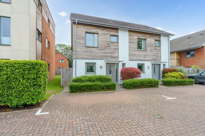 Lloyd Road, Chichester 2 bed semidetached house £310,000