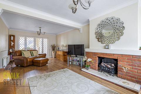 20 The Ridgeway, Gidea Park, Romford, RM2 5BU
