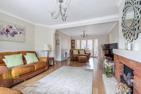 20 The Ridgeway, Gidea Park, Romford, RM2 5BU