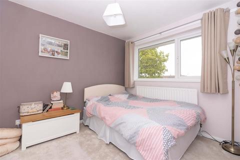 17 Boxgrove, Goring By Sea, Worthing, BN12 6BH