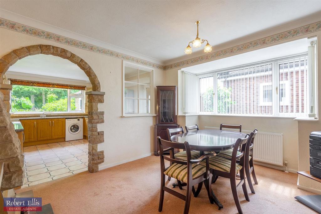 Dining room to kitchen