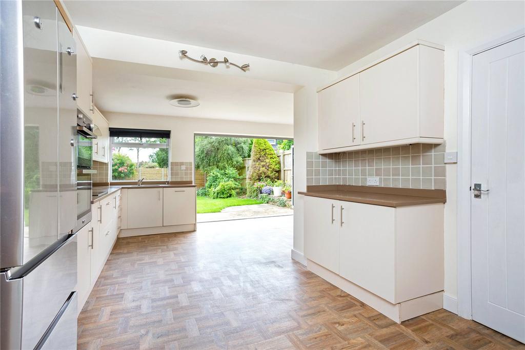 Benslow Rise, Hitchin, Hertfordshire, SG4 4 bed detached house £875,000