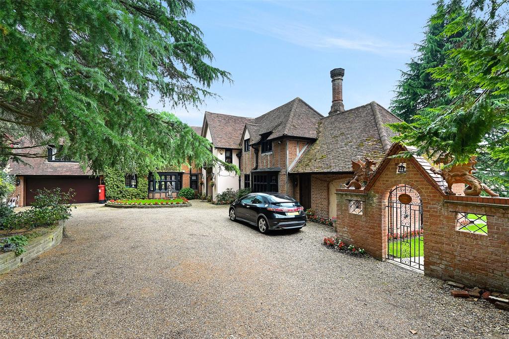 Troutstream Way, Loudwater... 8 bed detached house £7,500 pcm (£1,731 pw)