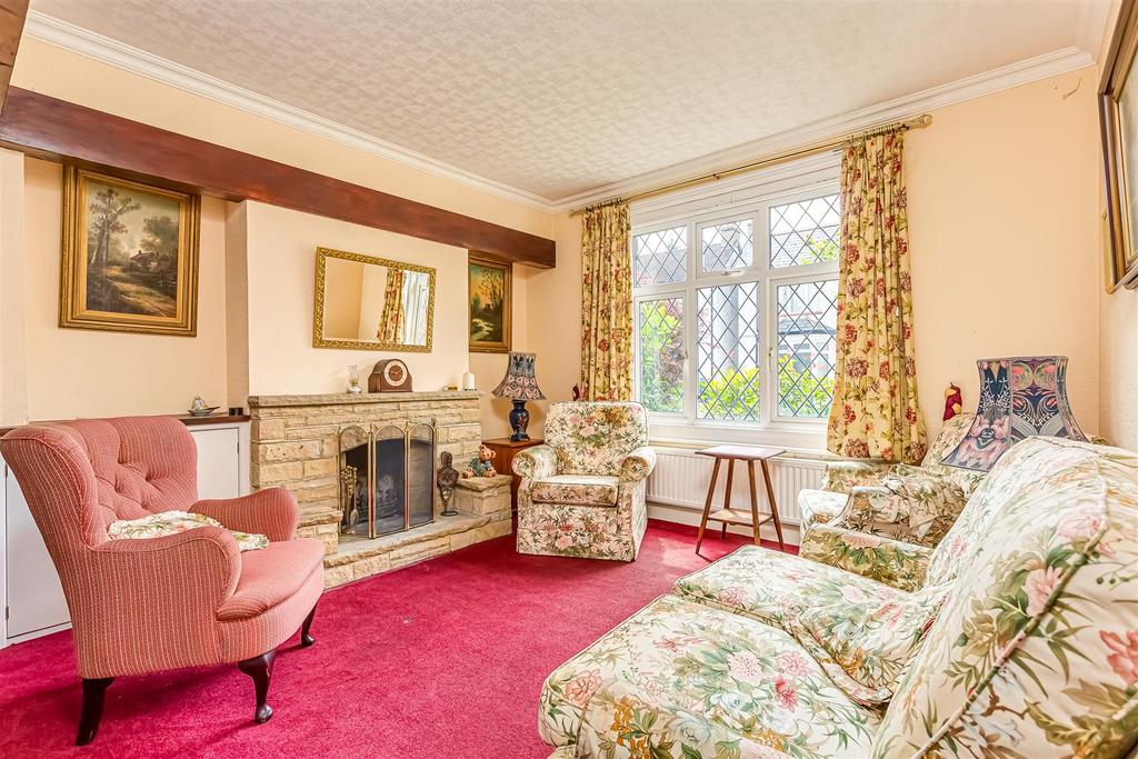 Ferndale Road, Banstead 2 bed semidetached house £459,950