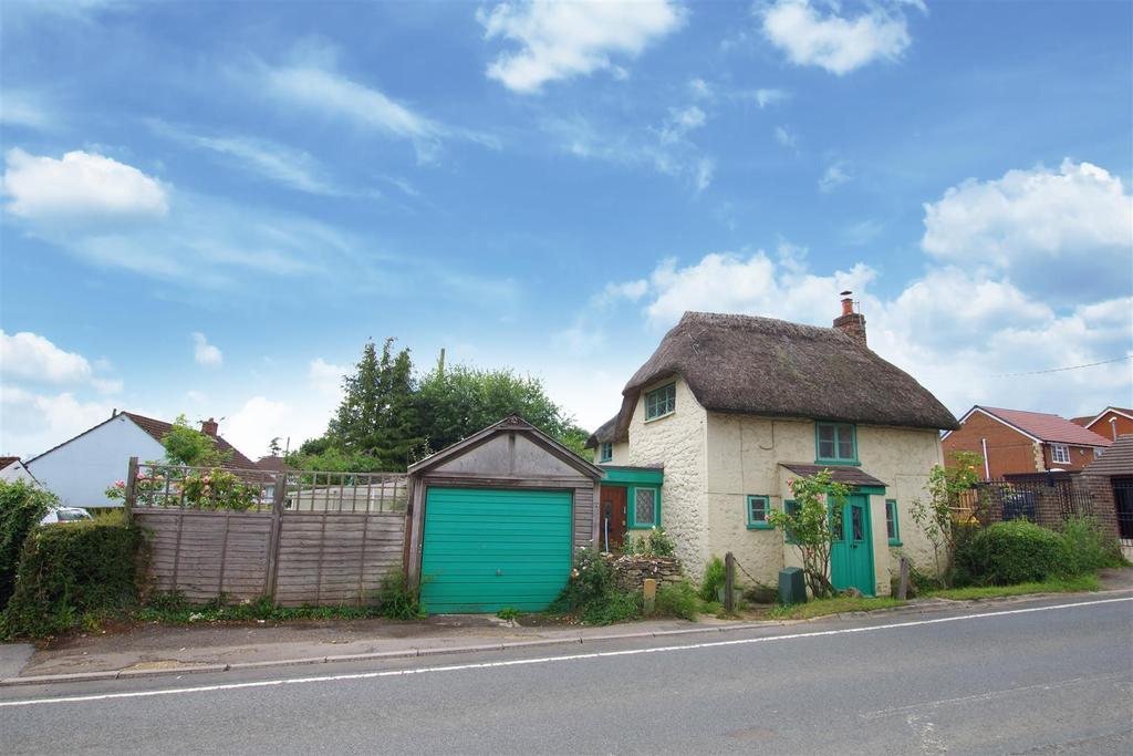 Hook, Swindon 2 bed cottage £220,000