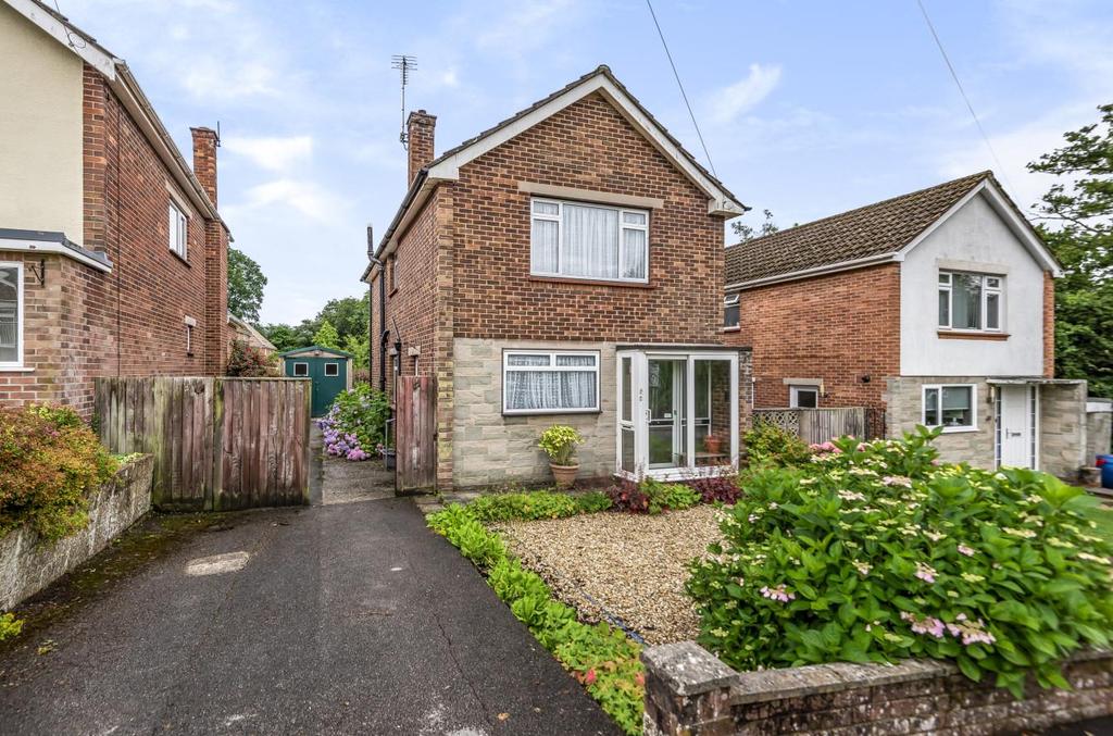 Weardale Road, Chandler's Ford, Eastleigh 3 bed detached house £400,000