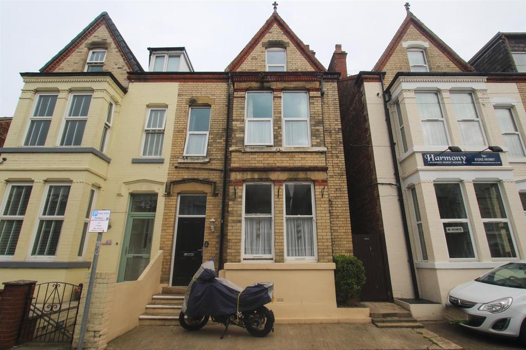 Marshall Avenue, Bridlington 5 bed semidetached house for sale £159,950