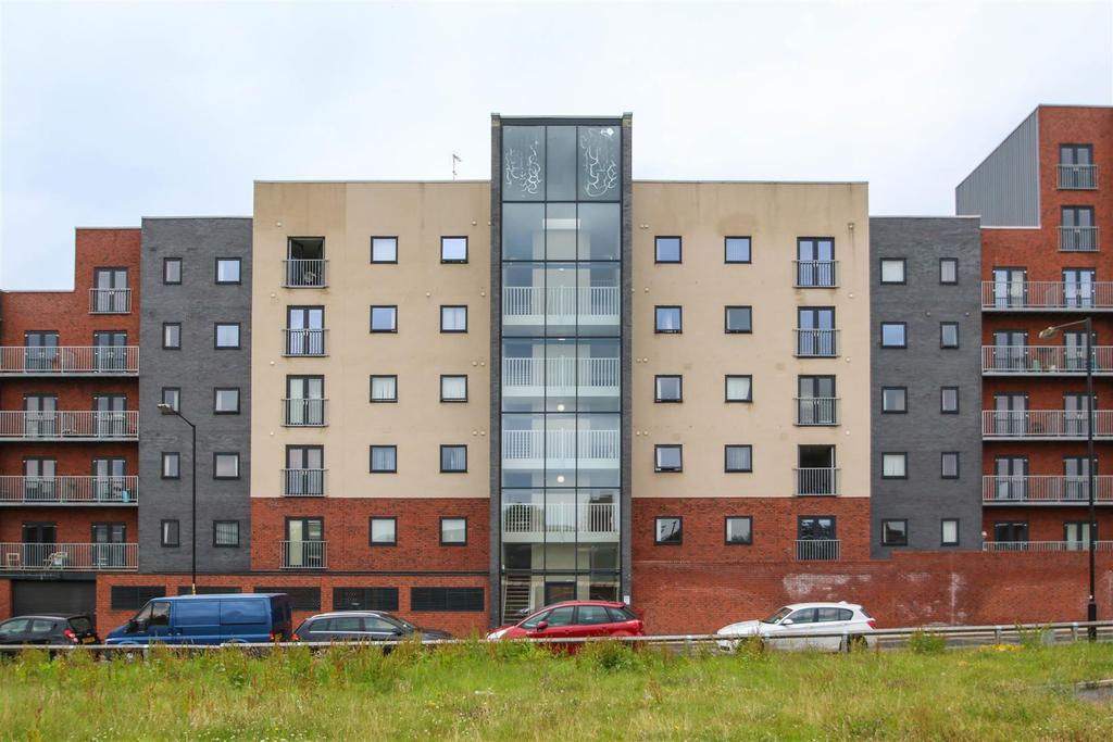 Quantum Building, Chapeltown Street... 2 bed apartment £825 pcm (£190 pw)