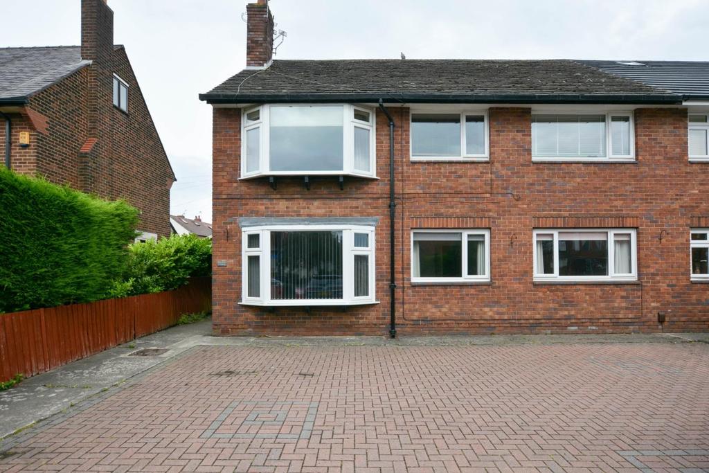 Crawford Place, 111 Wigan Lane... 3 bed flat £650 pcm (£150 pw)