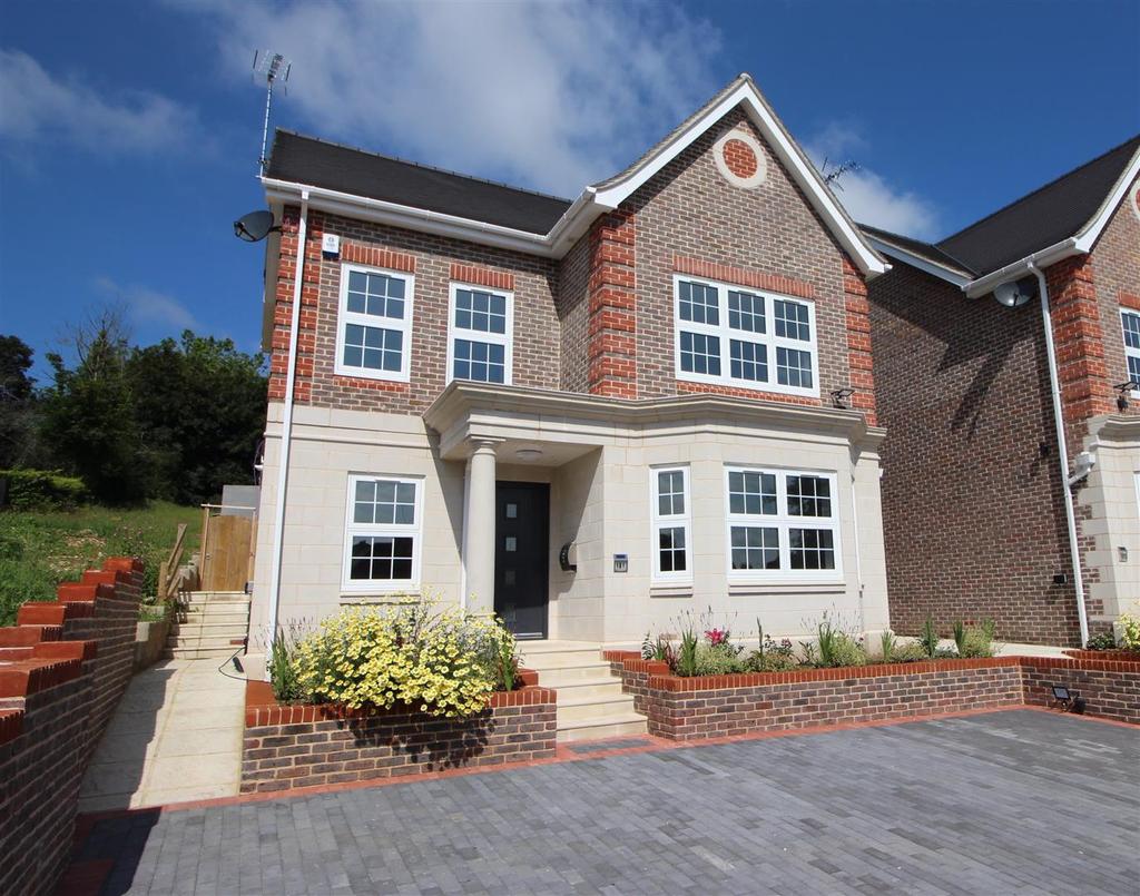 Kentwood Hill, Tilehurst, Reading 4 bed detached house £725,000