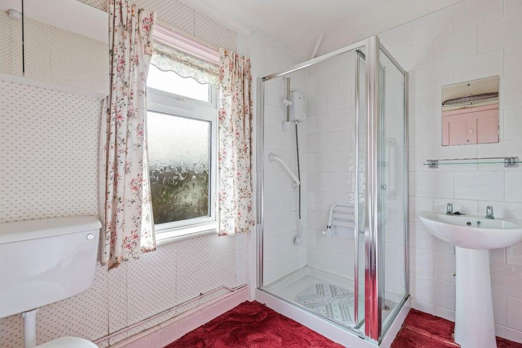Shower Room.jpg