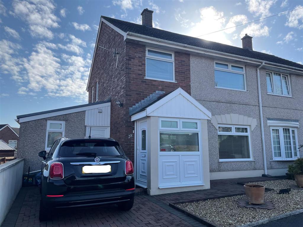 Trostre Road, Llanelli 3 bed semidetached house £160,000