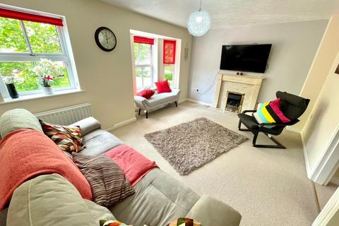 8 The Square, Northampton, NN4 5AR