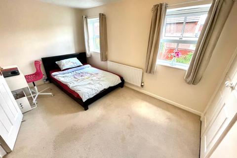 8 The Square, Northampton, NN4 5AR