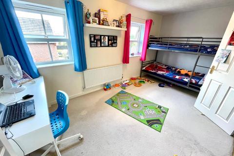 8 The Square, Northampton, NN4 5AR