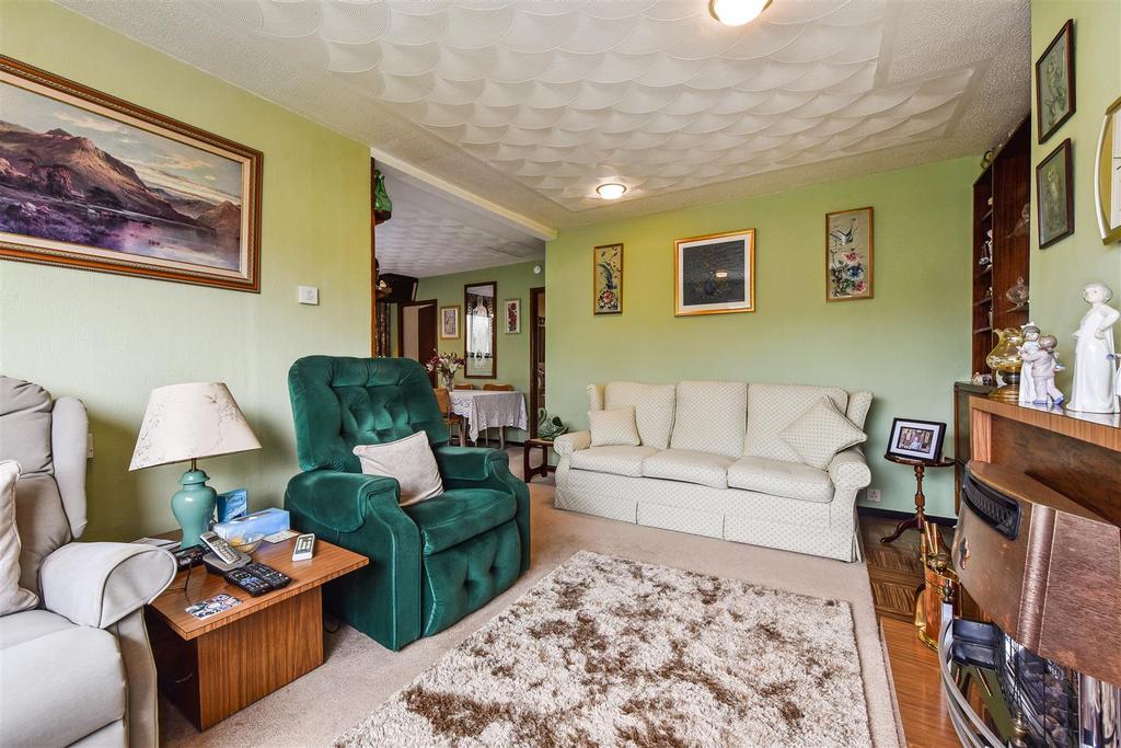 Valencia Way, Andover 3 bed semidetached bungalow £315,000