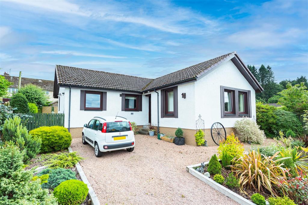 Elm Street, Errol, Perth 3 bed house £247,000