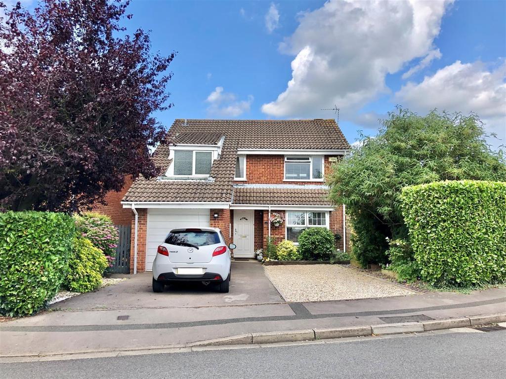 Pineway, Abbeydale, Gloucester 4 bed house £345,000