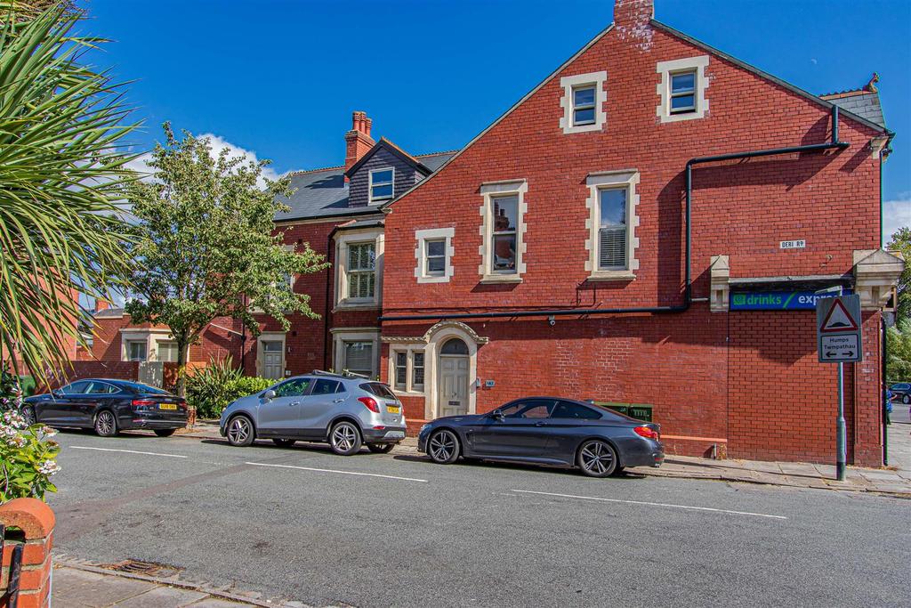 Waterloo Gardens, Penylan, Cardiff 2 bed duplex £1,100 pcm (£254 pw)