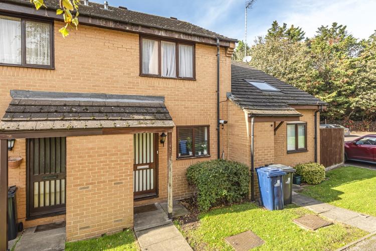 Wilkinson Way London W4 2 bed house £1,600 pcm (£369 pw)