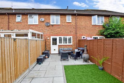 17 Yeates Drive, Kemsley, Sittingbourne, ME10 2UH