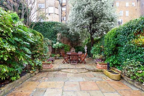 4 bedroom house to rent, Cadogan Lane, London, SW1X