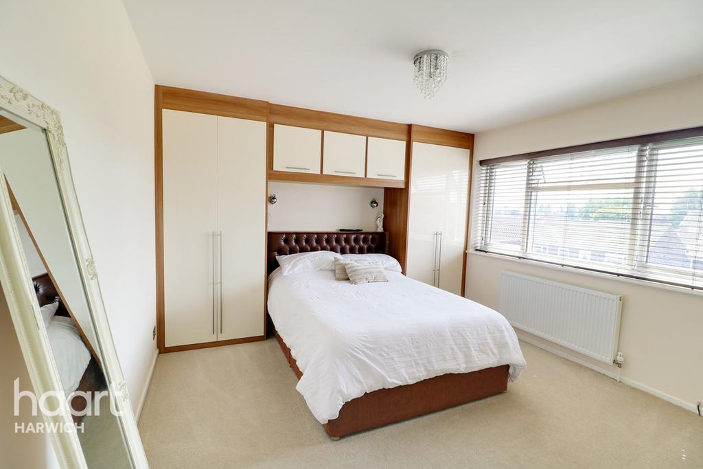 Gravel Hill Way, Harwich 4 bed detached house £400,000