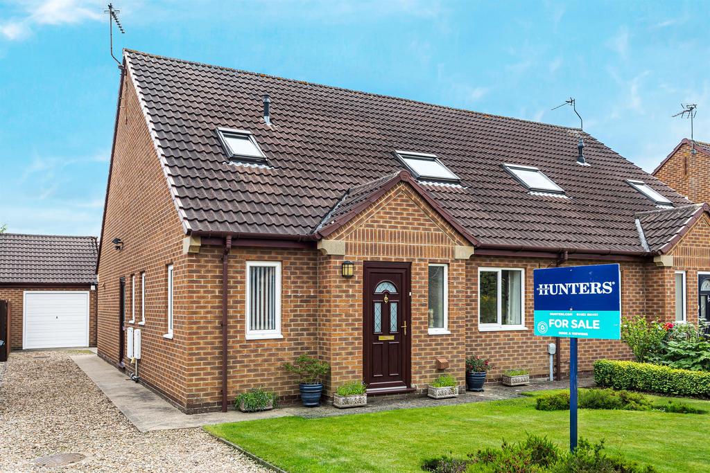 Finch Park, Beverley, HU17 7DW 3 bed semidetached house £325,000