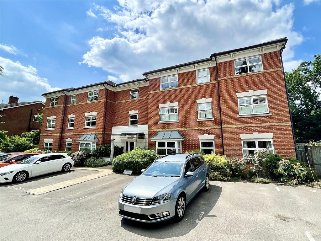 Kings Apartments, Gordon Crescent, Camberley, Surrey, GU15 2 bed