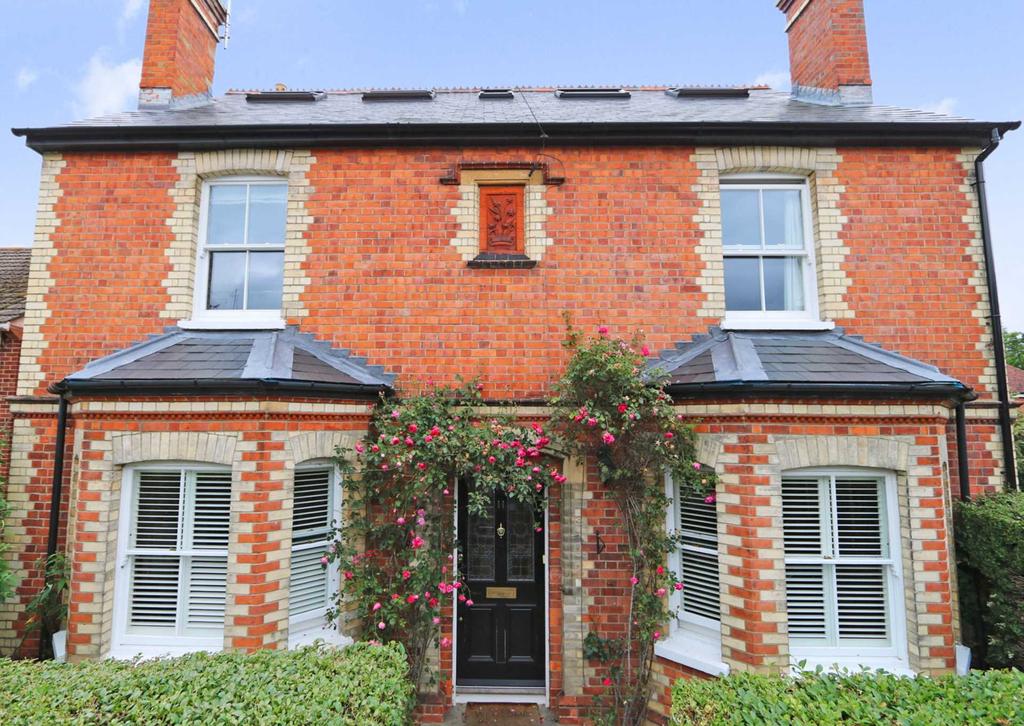 Thames Avenue, Pangbourne 5 bed detached house £1,210,000