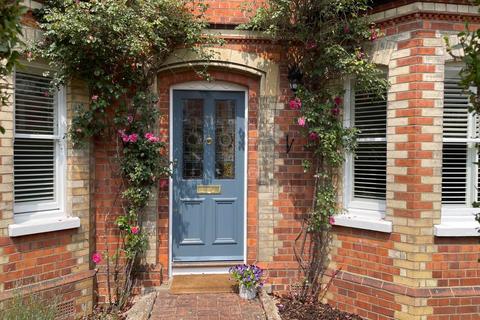 11 Thames Avenue, Pangbourne, Reading, RG8 7BU