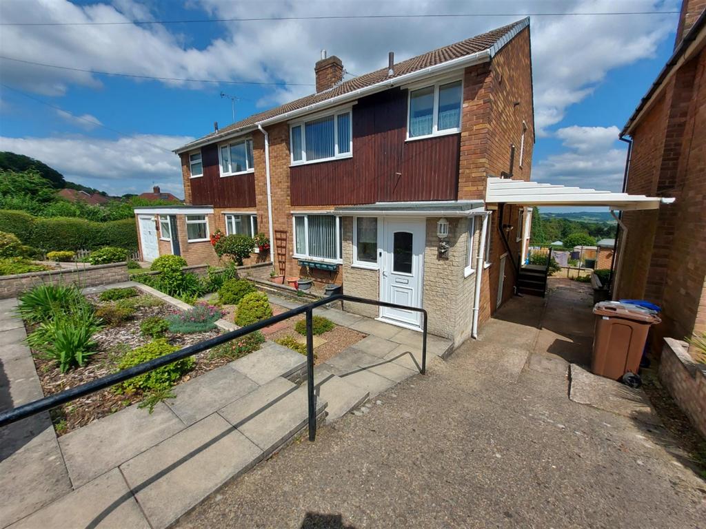 Grenfolds Road, Grenoside, Sheffield, S35 8NU 3 bed semidetached house