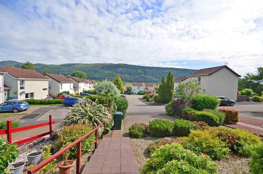 Sandhaven, Dunoon, Argyll, PA23 2 bed terraced house £120,000