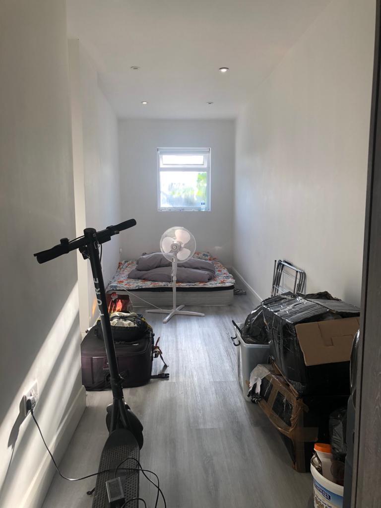 Bed room