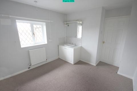 2 bedroom flat to rent, Lowedges Drive, Sheffield, S8 7LS