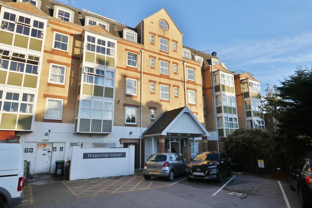Ashby Place, Southsea 2 bed apartment £180,000