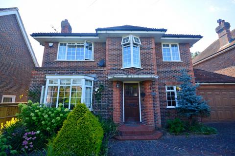 4 bedroom detached house to rent, Third Avenue, Worthing, BN14